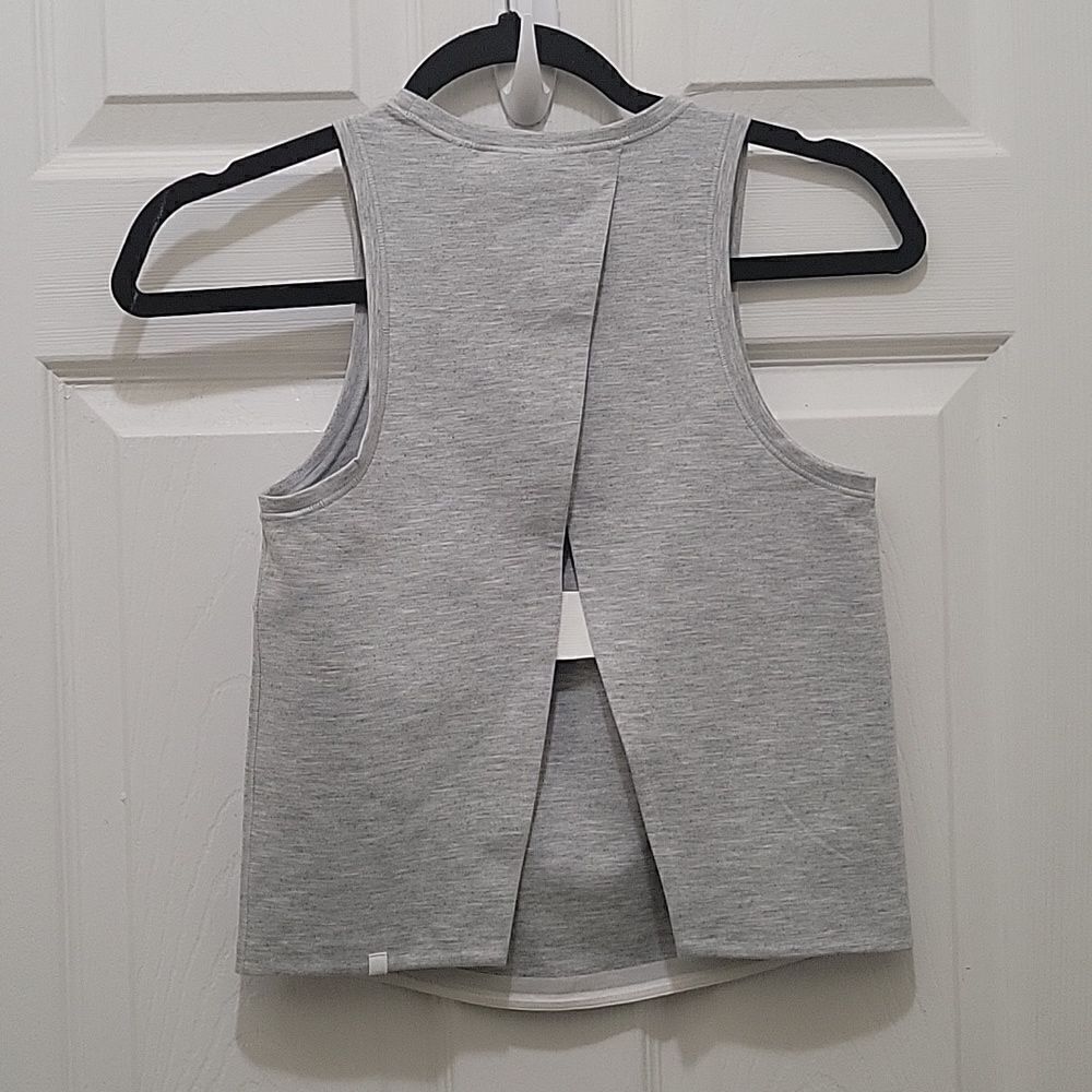Lululemon Minimal Tank - Picture 5 of 10